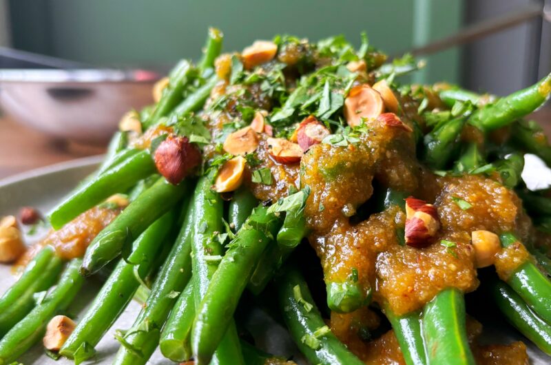 Green Beans with Hazelnuts, Orange and Garlic